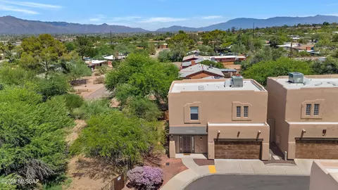 View/Area - 1109 E Irwin Pl, Tucson, AZ 85719 photo 1 of 4