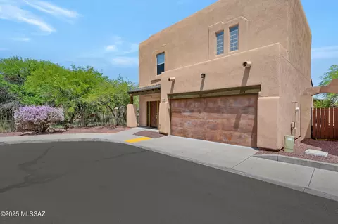 Exterior - 1109 E Irwin Pl, Tucson, AZ 85719 photo 2 of 6