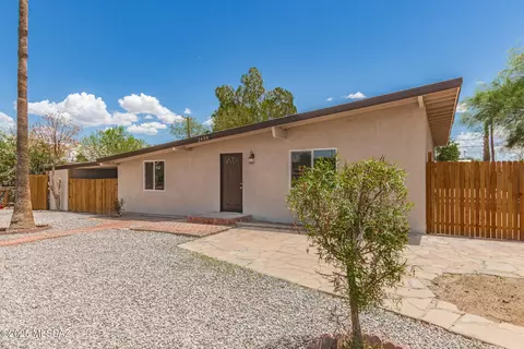 2439 S Mcfee Stra, Tucson, AZ 85713