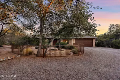 330 N Estill Dr, Oracle, AZ 85623