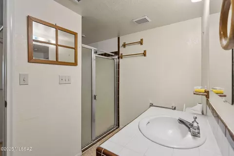 Bath - 108 Stoddard Way, Patagonia, AZ 85624 photo 1 of 3