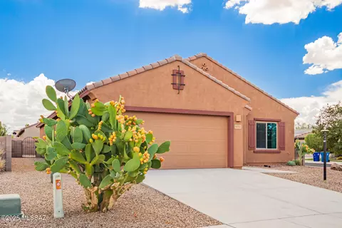 13722 E Poelstra St, Tucson, AZ 85741