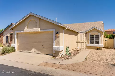 4368 W Hobby Horse Rd, Tucson, AZ 85741