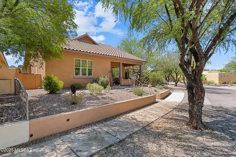 Exterior - 5047 S Thunder Sky Way, Tucson, AZ 85747 photo 2 of 18
