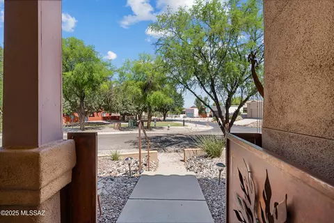 Exterior - 5047 S Thunder Sky Way, Tucson, AZ 85747 photo 3 of 18