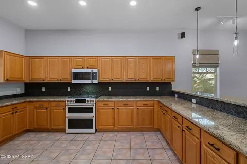 Kitchen - 5047 S Thunder Sky Way, Tucson, AZ 85747 photo 1 of 3