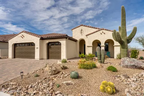495 N Hale Dr, Green Valley, AZ 85614