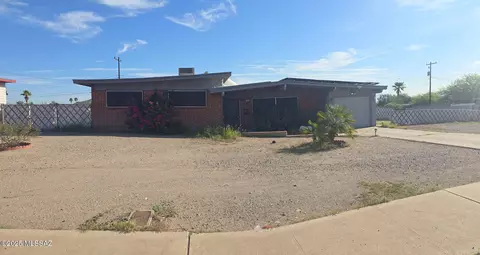 1882 W Camelot Rd, Tucson, AZ 85713