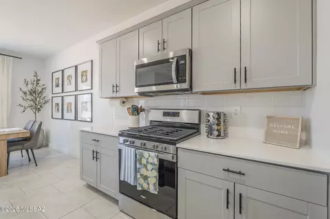 Kitchen - 12815 E Joffroy Dr, Vail, AZ 85641 photo 4 of 4