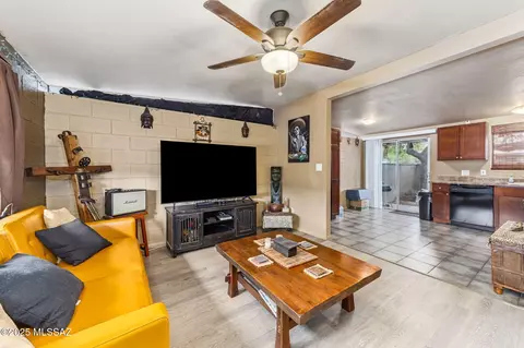 2861 N Columbus Blvd #44, Tucson, AZ 85712