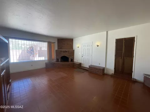 Living - 3233 E 25th St, Tucson, AZ 85713 photo 2 of 4