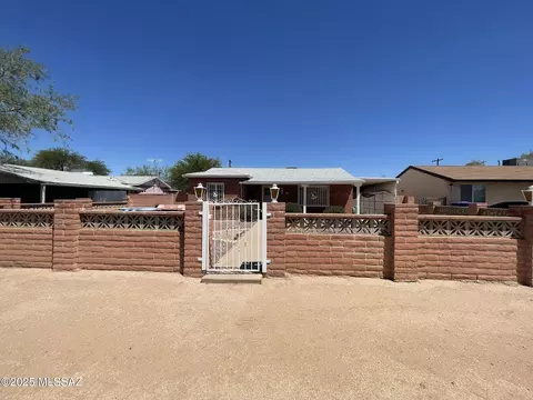Exterior - 3233 E 25th St, Tucson, AZ 85713 photo 5 of 5
