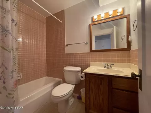 Bath - 3233 E 25th St, Tucson, AZ 85713 photo 1 of 2