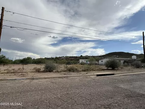 3902 S Mission Rd, Tucson, AZ 85746