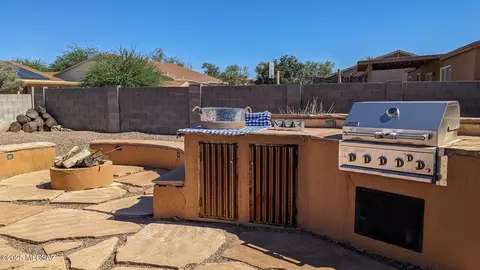 8766 N Golden Moon Way, Tucson, AZ 85743