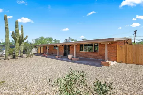 1740 W Klamath Dr, Tucson, AZ 85704