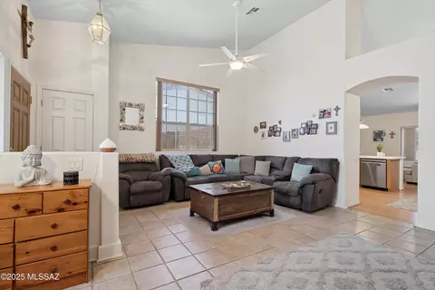 Living - 9855 E Cisco Ct, Tucson, AZ 85748 photo 3 of 6