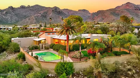 1430 E Indian Wells Rd, Tucson, AZ 85718