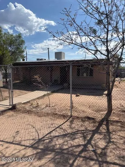 2502 N Richey Blvd, Tucson, AZ 85716