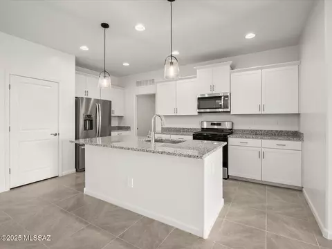 12582 E Remi Dr, Vail, AZ 85641 photo 2