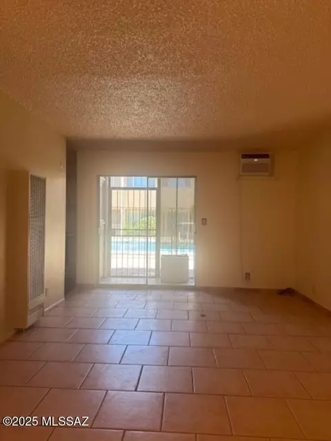 1776 S Palo Verde Ave #M103, Tucson, AZ 85713