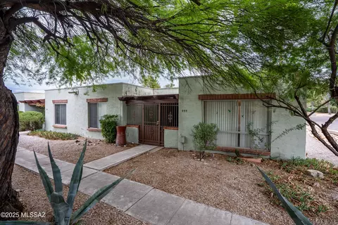 955 N Via Verano, Tucson, AZ 85710