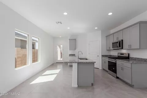9047 W Agave Garden Trl, Marana, AZ 85653