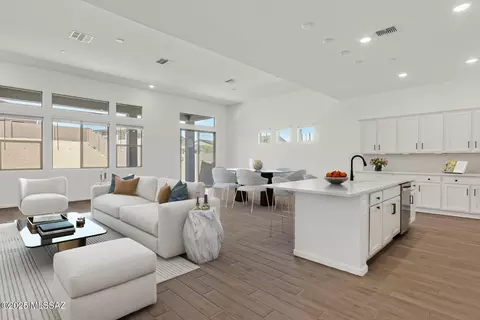 14663 N Blue Juniper Ln, Marana, AZ 85658