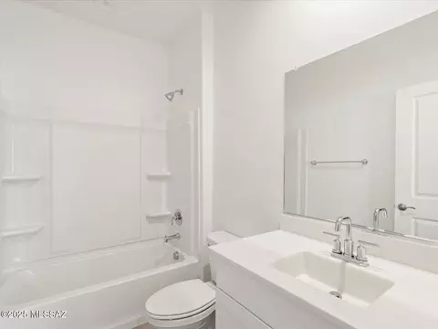 Bath - 12638 E Remi Dr, Vail, AZ 85641 photo 3 of 4