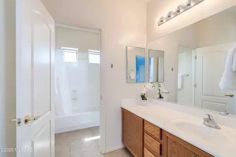 Bath - 802 S Echo Vista Dr, Vail, AZ 85641 photo 4 of 4