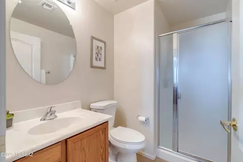 Bath - 802 S Echo Vista Dr, Vail, AZ 85641 photo 1 of 4