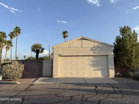 2407 N Palo Hacha Dr, Tucson, AZ 85745