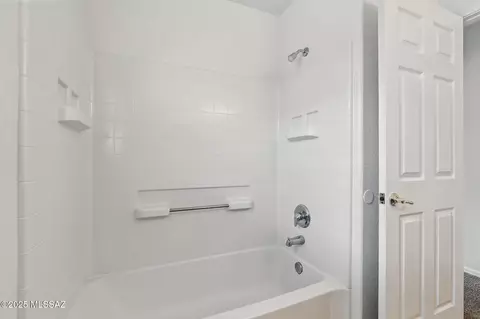Bath - 13211 E Coyote Well Dr, Vail, AZ 85641 photo 3 of 3