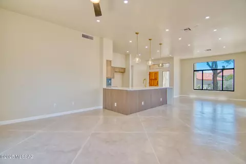 35 N Southern Swale Ave, Tucson, AZ 85748