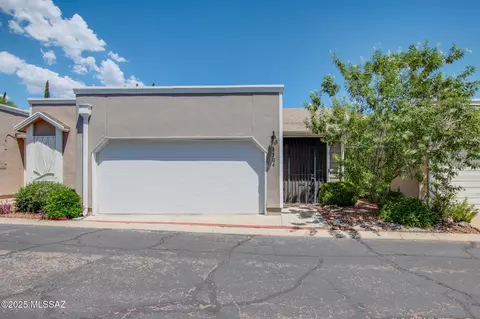 6304 N Willowbrook Dr, Tucson, AZ 85704