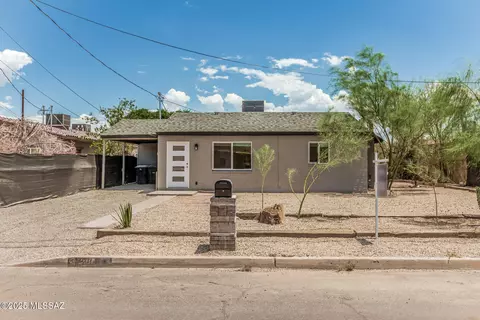 2738 N La Verne Ave, Tucson, AZ 85712