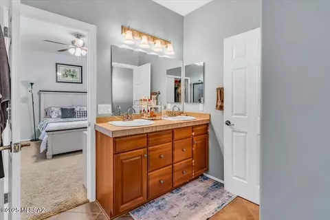Bath - 7581 E Fair Meadows Loop, Tucson, AZ 85756 photo 5 of 5