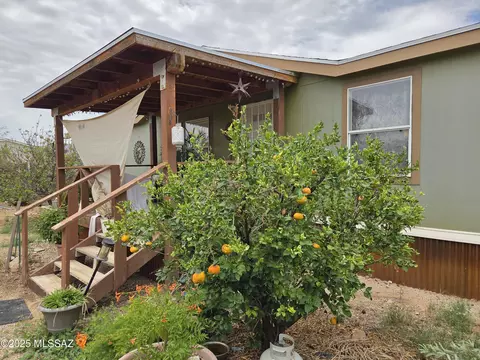 495 N Tomasita Dr, Vail, AZ 85641