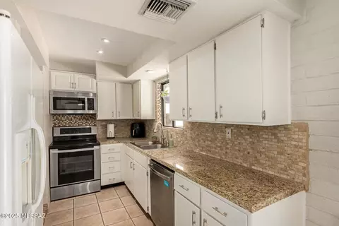 Kitchen - 7420 E 45th St, Tucson, AZ 85730 photo 1 of 1