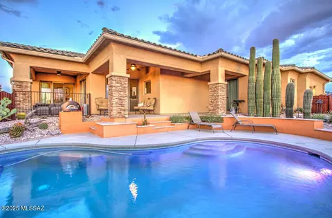 352 N Camino Del Codorniz, Tucson, AZ 85748