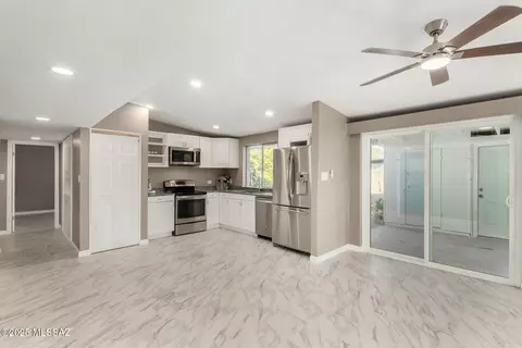 5541 E Mabel St, Tucson, AZ 85712