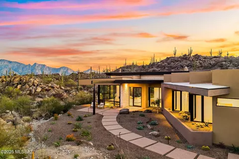 419 W Granite Gorge Dr, Oro Valley, AZ 85755
