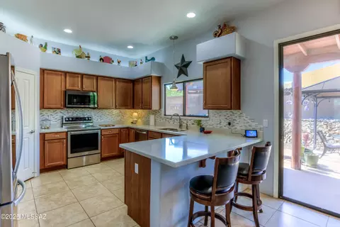 Kitchen - 178 E Sycamore View Rd, Vail, AZ 85641 photo 1 of 5