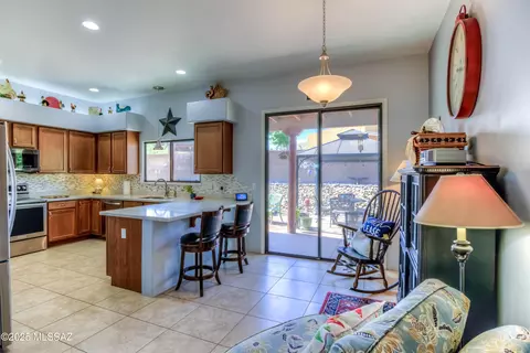 Kitchen - 178 E Sycamore View Rd, Vail, AZ 85641 photo 5 of 5
