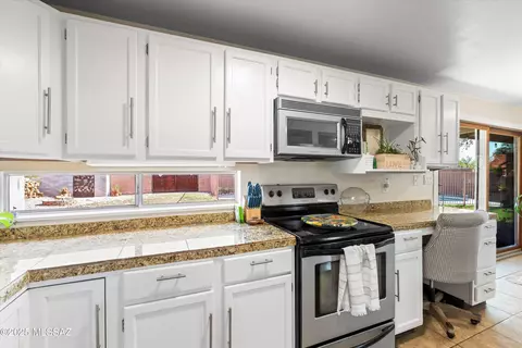 Kitchen - 9030 E 3rd St, Tucson, AZ 85710 photo 4 of 4