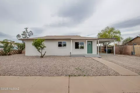3010 E Coconino Vis, Tucson, AZ 85713