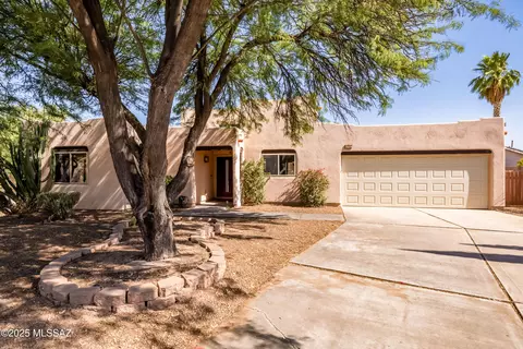 7420 W Beryllium Ln, Tucson, AZ 85743