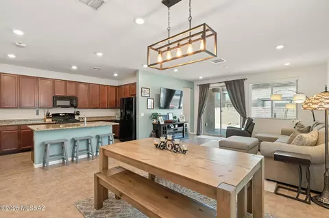 930 W Calle Tronco Seco, Sahuarita, AZ 85629