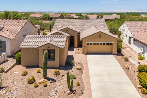 1107 N Night Heron Dr, Green Valley, AZ 85614