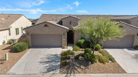 1477 E Basalt Dr, Green Valley, AZ 85614